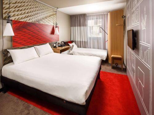 ibis London City, London